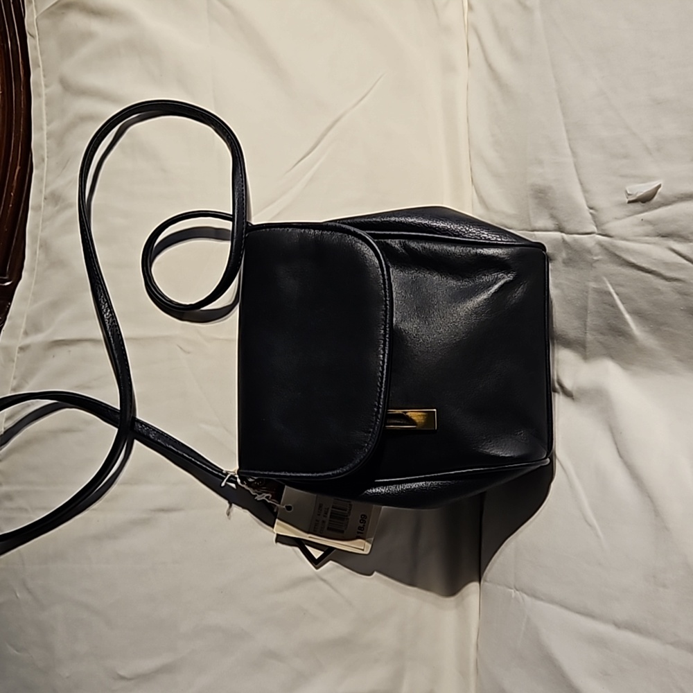 Sereta Leather Black cross body